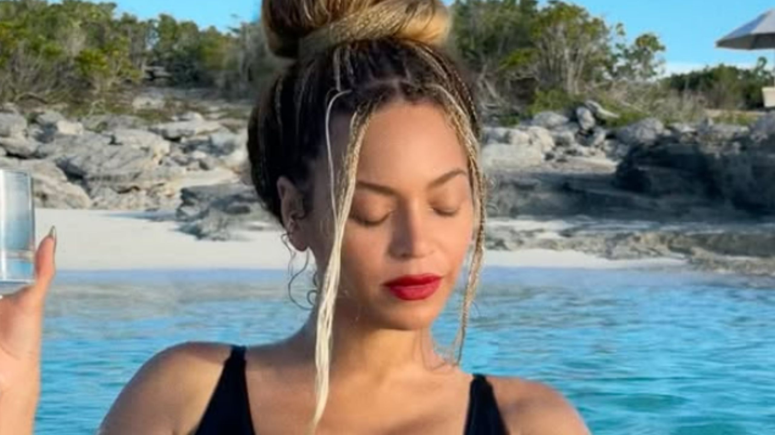 Beyoncé’s Stunning Transformation Sparks Plastic Surgery Speculation ...