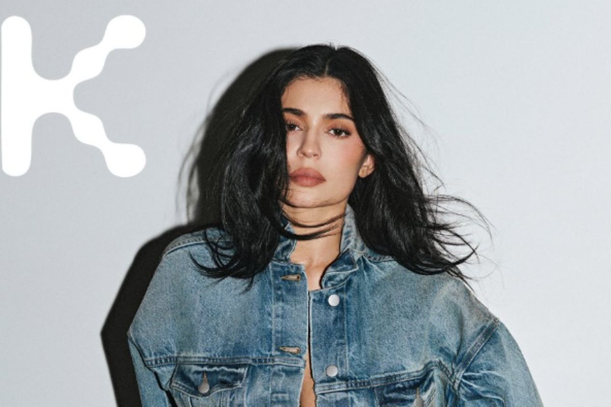Kylie Jenner’s Daring Khy Look: Metal Top, Sideboob, And Summer Vibes Go Viral